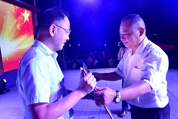 ���������̨��ϲӭʮ�Ŵ������ݳ����а佱����